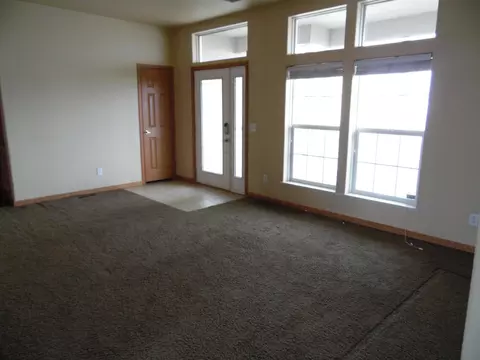 3727 Orange Willow St, Williston, ND 58801 photo 4