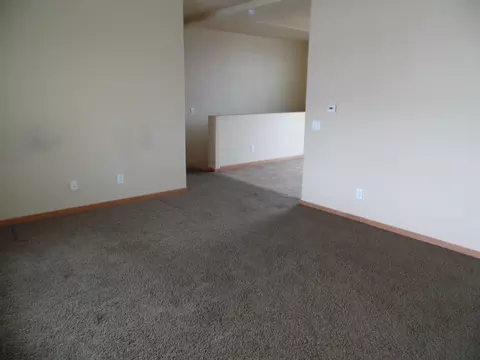 3727 Orange Willow St, Williston, ND 58801 photo 7