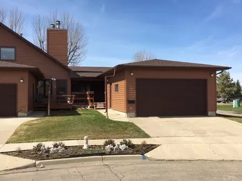 2219 N Main Ct, Williston, ND 58801 photo 1