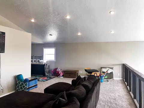 15112 53rd St NW, Williston, ND 58801 photo 24