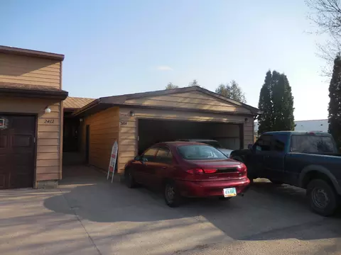 2414 N Main Ct, Williston, ND 58801 photo 1