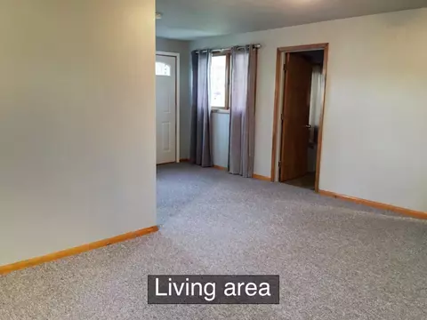 420 6th Ave W, Williston, ND 58801 photo 2
