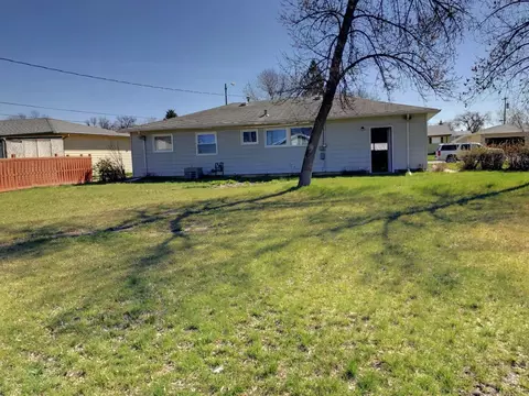 917 16th Ave W, Williston, ND 58801 photo 25