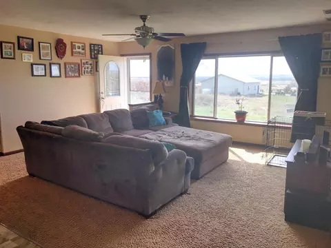 13382 Martinez Loop, Williston, ND 58801 photo 11