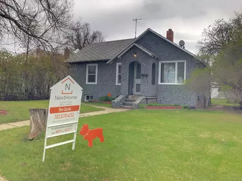 615 University, Williston, ND 58801 photo 2