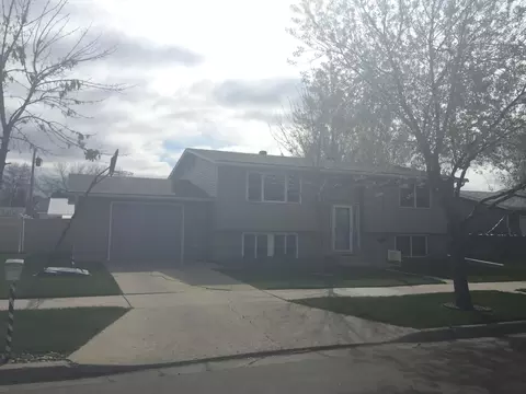 2022 1st Ave E, Williston, ND 58801 photo 2