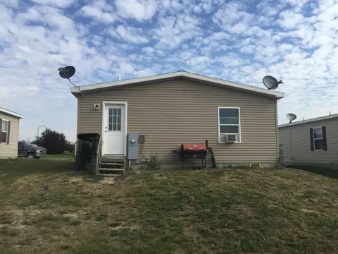 1839 31st St W, Williston, ND 58801 photo 8