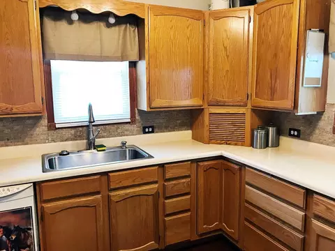 615 4th Ave W, Williston, ND 58801 photo 9