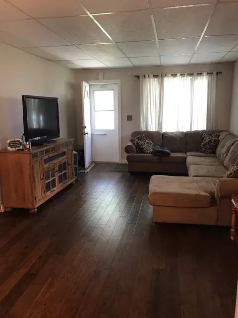 615 4th Ave W, Williston, ND 58801 photo 3