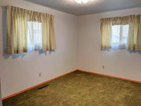 1406 13th Ave W, Williston, ND 58801 photo 7