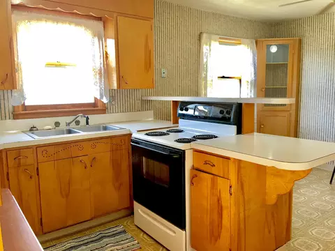 1408 4th Ave W, Williston, ND 58801 photo 4