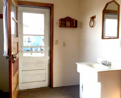 1408 4th Ave W, Williston, ND 58801 photo 3