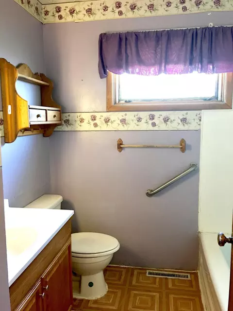 1408 4th Ave W, Williston, ND 58801 photo 11