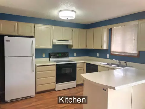1819 10th Ave E, Williston, ND 58801 photo 4