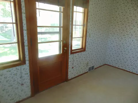 910 1st Ave E, Williston, ND 58801 photo 13