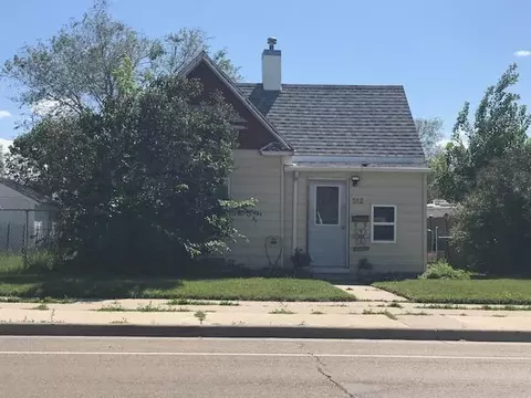 512 6th Ave W, Williston, ND 58801 photo 1
