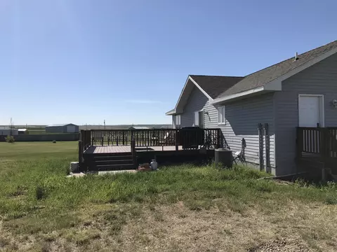 5740 Liberty Ln, Williston, ND 58801 photo 4