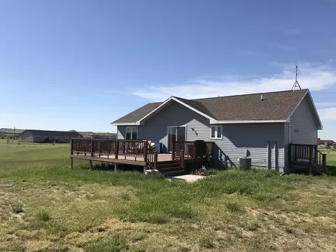 5740 Liberty Ln, Williston, ND 58801 photo 3