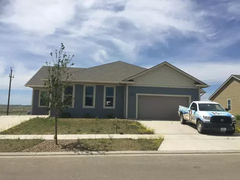 3103-3105 Long Branch Ave, Williston, ND 58801 photo 2