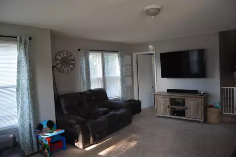 1519 6th Ave W, Williston, ND 58801 photo 6