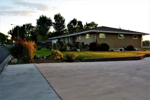 2001 Crest St, Williston, ND 58801 photo 49