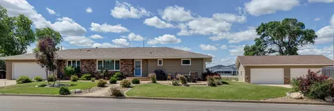 2001 Crest St, Williston, ND 58801 photo 5