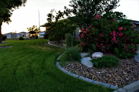 2001 Crest St, Williston, ND 58801 photo 46