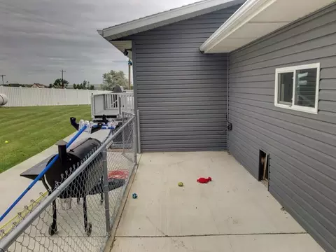 200 65th St E, Williston, ND 58801 photo 3
