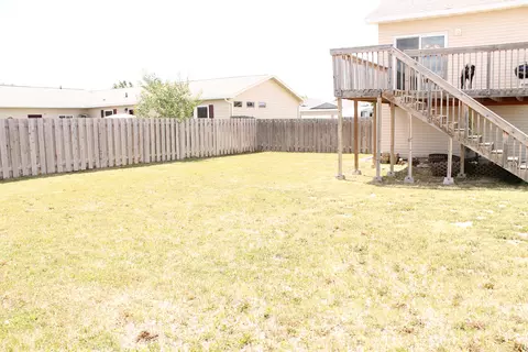 2406 12th Ave W, Williston, ND 58801 photo 38