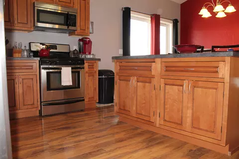 2406 12th Ave W, Williston, ND 58801 photo 9