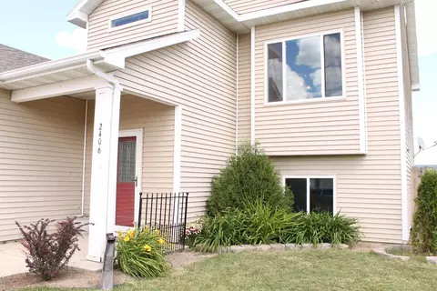 2406 12th Ave W, Williston, ND 58801 photo 2