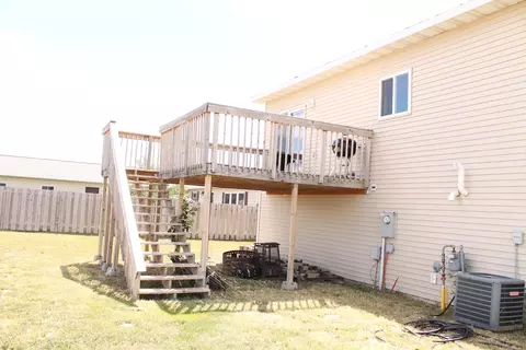 2406 12th Ave W, Williston, ND 58801 photo 37