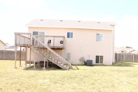2406 12th Ave W, Williston, ND 58801 photo 36