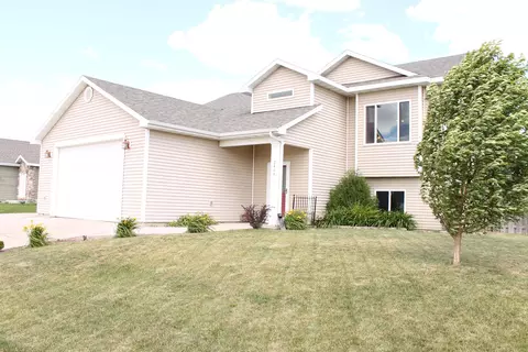 2406 12th Ave W, Williston, ND 58801 photo 1