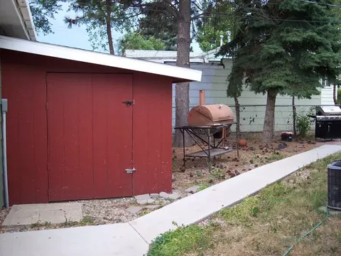 1136 5th Ave W, Williston, ND 58801 photo 9