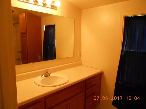 523 Broadway W, Williston, ND 58801 photo 9