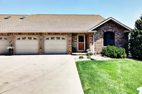 2216 9th Ave E, Williston, ND 58801 photo 1