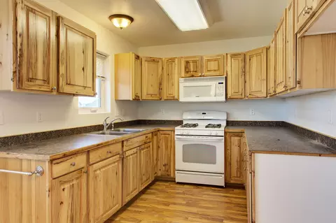 1902 19th Ave W, Williston, ND 58801 photo 4