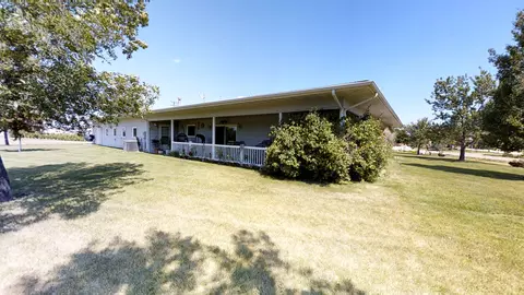 36 36th St E, Williston, ND 58801 photo 4