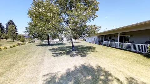 36 36th St E, Williston, ND 58801 photo 5