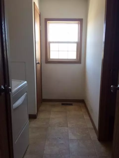 14022 Lakeview Dr, Williston, ND 58801 photo 7