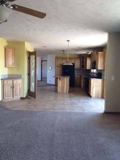 14022 Lakeview Dr, Williston, ND 58801 photo 6