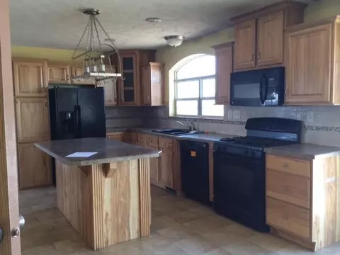 14022 Lakeview Dr, Williston, ND 58801 photo 5