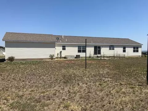 14022 Lakeview Dr, Williston, ND 58801 photo 9