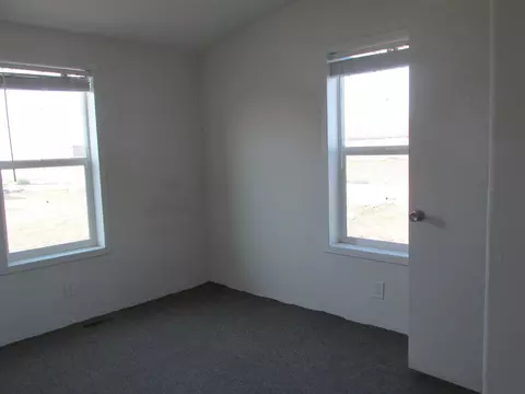 5631 Border Ave, Williston, ND 58801 photo 4