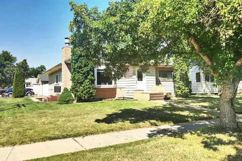 2003 2nd Ave E, Williston, ND 58801 photo 2
