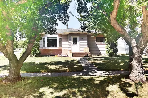 2003 2nd Ave E, Williston, ND 58801 photo 1