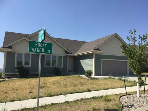 3219 Rocky Wagon St, Williston, ND 58801 photo 4