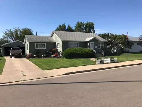 711 12th St W, Williston, ND 58801 photo 1