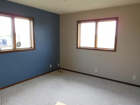 5066 Sunrise Dr, Williston, ND 58801 photo 15